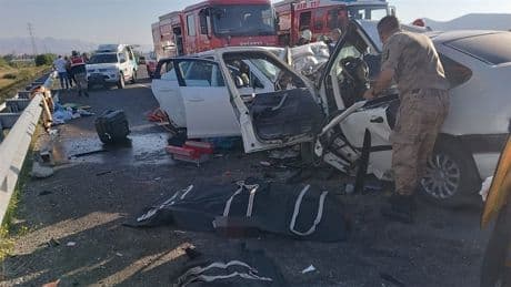 Kaza sonrası ortalık kan gölüne döndü: 4 ölü, 4 yaralı