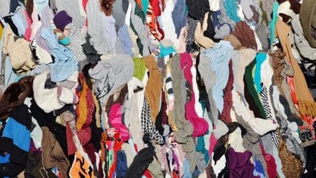 Altkleider entsorgen : Wo soll die alte Jeans hin?