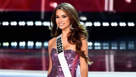 «Tout était couvert de sang» : une ex-candidate russe de Miss Univers meurt après avoir été percutée par un élan