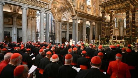 Élection du pape : le conclave débutera le mercredi 7 mai