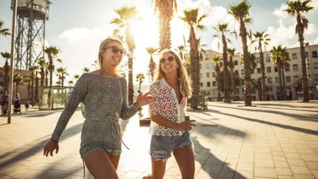 Plan perfecto para una escapada: playa en Gavà, comida en Barcelona