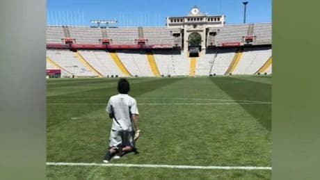 Raphinha cruza Montjuïc de rodillas: la promesa cumplida de un campeón