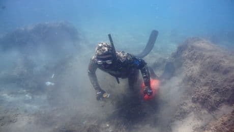 Bodrum'da gönüllü dalgıçlardan deniz dibinde atık toplama çalışması
