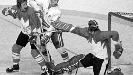 Hockey world mourns loss of Habs great Ken Dryden