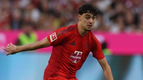 Er hatte Pfeiffersches Drüsenfieber - Bayern-Star Pavlovic spricht über seine Leidenszeit