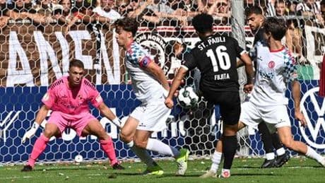 1. Runde im DFB-Pokal: FC St. Pauli schießt 40-mal aufs Tor, trifft nicht und kommt im Elfmeterschießen weiter
