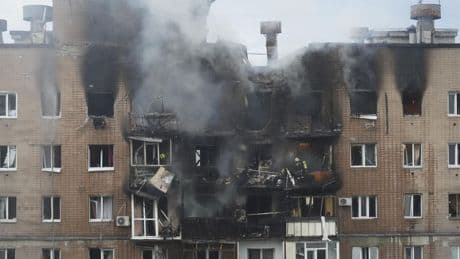 Russian attack on eastern Ukrainian city of Kharkiv kills 3, wounds 21