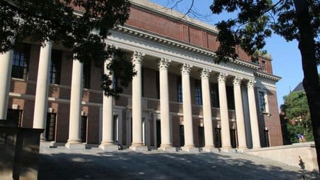 Elite-Uni: Trump-Regierung friert Milliarden für Harvard ein