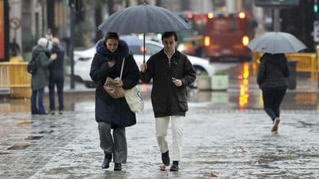 La Aemet avisa a Valencia: activadas las alertas naranja y amarilla en estas zonas por lluvias y tormentas