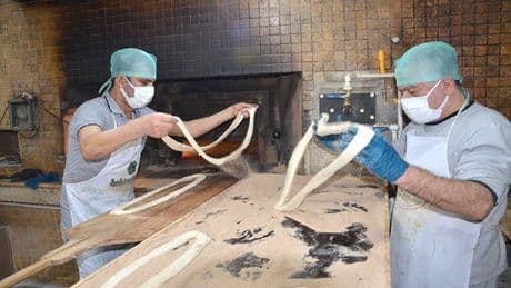 Karamürsel’de yok satıyor, şehrin simge lezzeti oluyor! Simit dolması yemeyen tok hissetmiyor