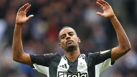 Hostilidad contra Isak en Newcastle
