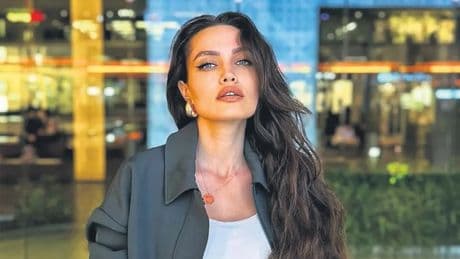 TUBA KALÇIK / ‘İşsiz oyuncular motokuryelik yapıyor’