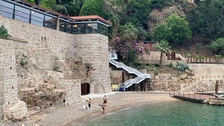 Valiliğin yaptığı restorasyonda 182 tonluk enjeksiyon bilmecesi!