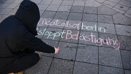 Sexistische Anmache: SPD will „Catcalling“ strafbar machen
