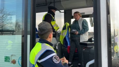 Transports scolaires: le plan du gouvernement pour "multiplier" les contrôles anti-drogue