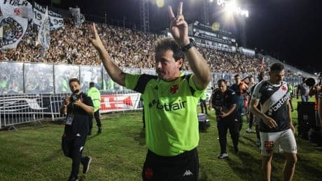 Fernando Diniz Enjoys Vasco Da Gama Home Debut