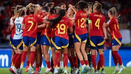 Así son las capitanas de la Selección Española Femenina de Fútbol: las mujeres que han liderado al equipo hasta la final