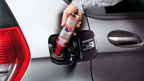 Este producto barato te ayuda a ahorrar combustible al limpiar el motor y dejarlo nuevo