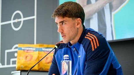 Vlahovic: &quot;Del Piero? No, ecco il mio preferito. Magari far&ograve; il portiere&quot;