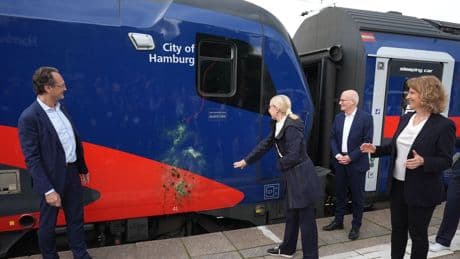 Neue Nachtzüge: Nightjet-Zug auf "City of Hamburg" getauft