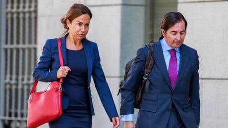 El juez prohíbe salir de España a Pardo de Vera y al exdirector de Carreteras