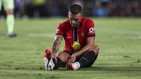 El Mallorca suspende a Dani Rodríguez de empleo y sueldo tras cargar contra Arrasate por su suplencia en el Bernabéu