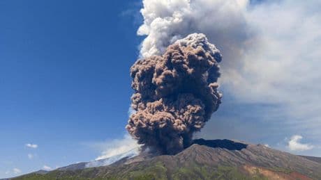 Mount Etna Produces Pyroclastic Flow, Sends Tourists Running