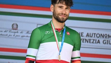 Super Ganna, si vede solo in tricolore