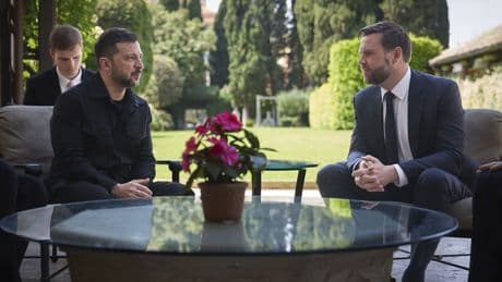 Vance aprovecha la visita a Roma para reunirse con Zelenski y Von Der Leyen