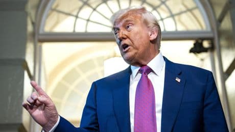 Donald Trump menace l’UE de 50 % de droits de douane et fait chuter les bourses