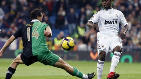 Royston Drenthe, exjugador del Real Madrid: "No sentía la presión hasta que jugué por primera vez en el Bernabéu"