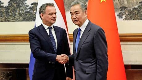 Minister Veldkamp overlegt met Chinezen: ’Goed kijken naar onze nationale veiligheid’