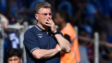Fußball-Bundesliga: Nach Bochum-Abstieg: Hecking gibt emotionales Versprechen