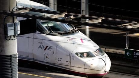 Francia señala las elecciones técnicas de Renfe como el problema para llegar a París