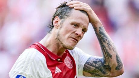 Striemende fluitconcerten en forse kritiek op Ajax dat de stress te machtig lijkt te worden