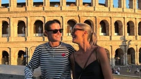 El viaje en cámper de Naia, hija de Aitor Ocio, y su madre Laura Sánchez por la Toscana italiana