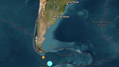Un terremoto de magnitud 7,5 sacude las aguas entre la Antártida y Chile y se emite una alerta de tsunami