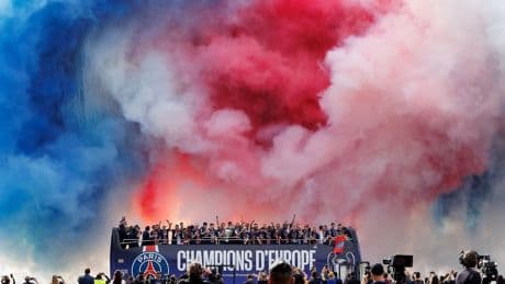 París celebra a sus campeones de Europa tras una noche de disturbios