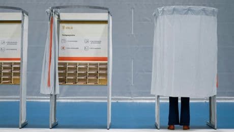 Hochrechnungen: Sozialdemokraten gewinnen Parlamentswahl in Norwegen - Rechte stark