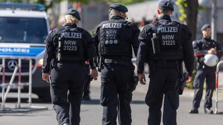 Vrouw (30) steekt meerdere mensen in München, politie schiet dader neer