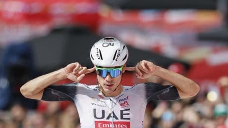 Juan Ayuso resucita y se reconcilia con la Vuelta en Cerler