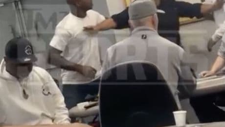 Adrian Peterson gets in fistfight over poker hand dispute