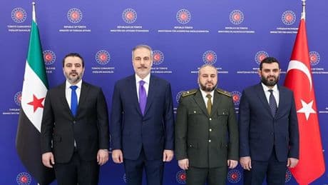 Bakan Fidan, Suriye Dışişleri Bakanı Şeybani ve Savunma Bakanı Kasra ile görüştü!