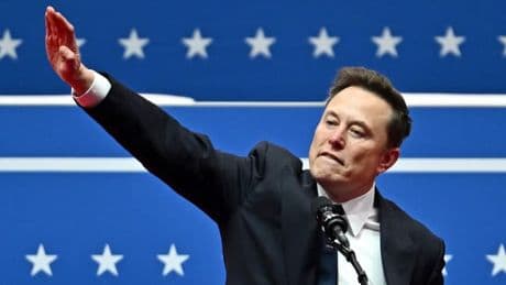 "Des facilitateurs": Elon Musk et Donald Trump participent-ils à la réhabilitation d'Adolf Hitler sur les réseaux sociaux?