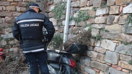 Sanremo, nuovo blitz contro i rifiuti selvaggi nel centro storico