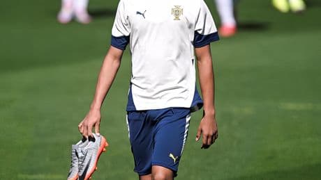 Cristianinho, hijo de Ronaldo, brilla con luz propia en su estreno con Portugal