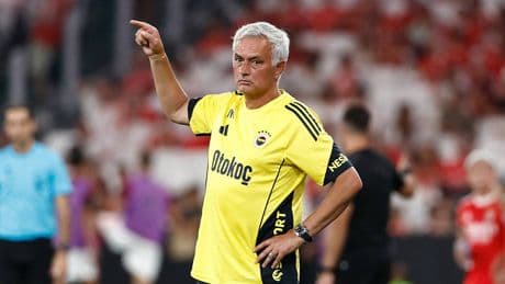 Jose Mourinho'dan transfer sitemi: 'Başkan da görüyordur diye düşünüyorum'