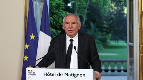 Retraites : François Bayrou, touché mais pas encore coulé