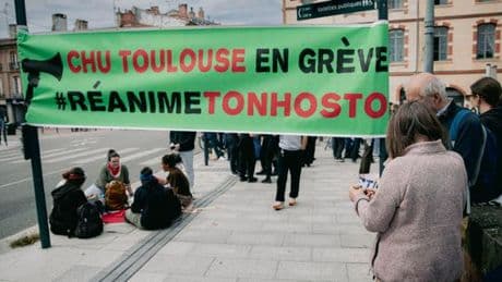 Les urgences du secteur de la santé après la chute du gouvernement Bayrou : crise de l’hôpital, santé mentale, budget de la Sécu