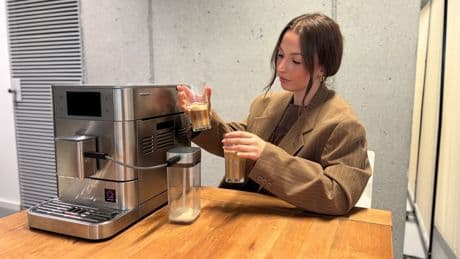 KitchenAid KF8 im Test: Wie gut ist der erste Kaffeevollautomat der Kultmarke?